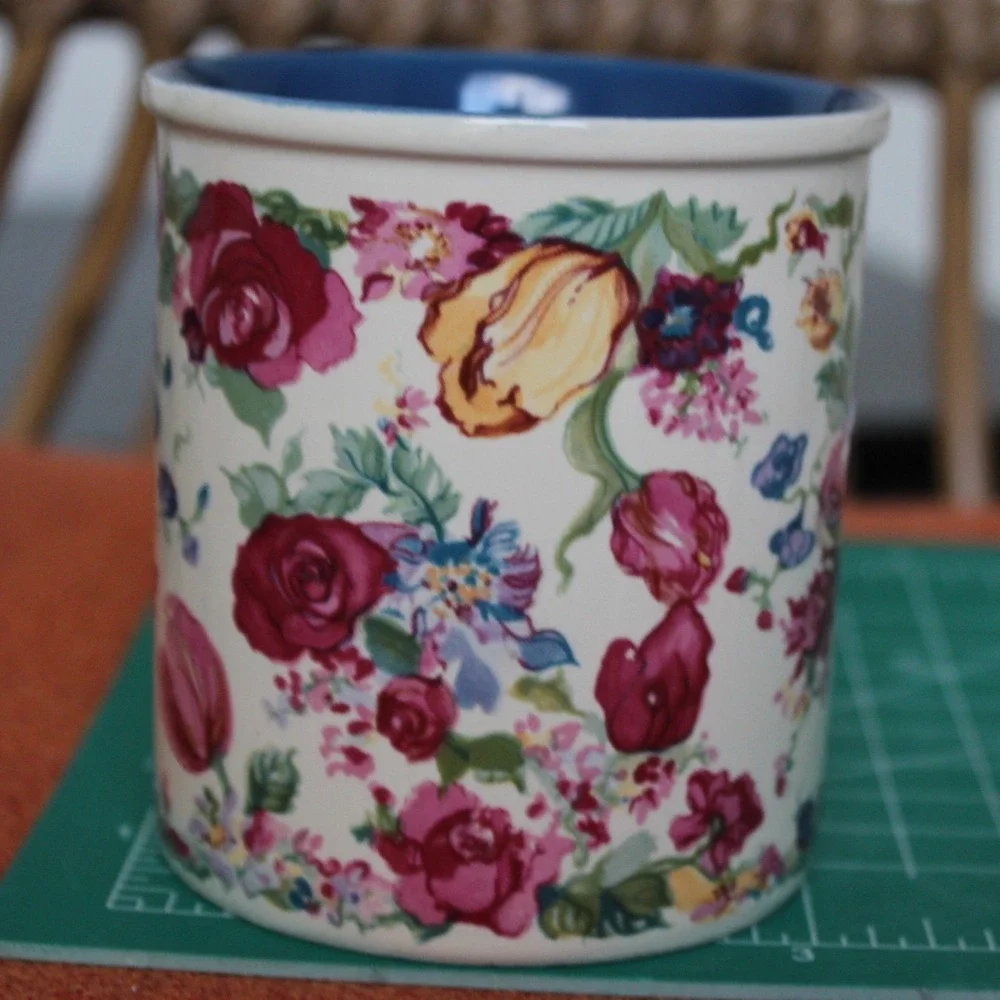 Vintage 1994 Creative Concepts Floral Rose Coffee Mug Cobalt Blue Interior Korea - Picture 3 of 5